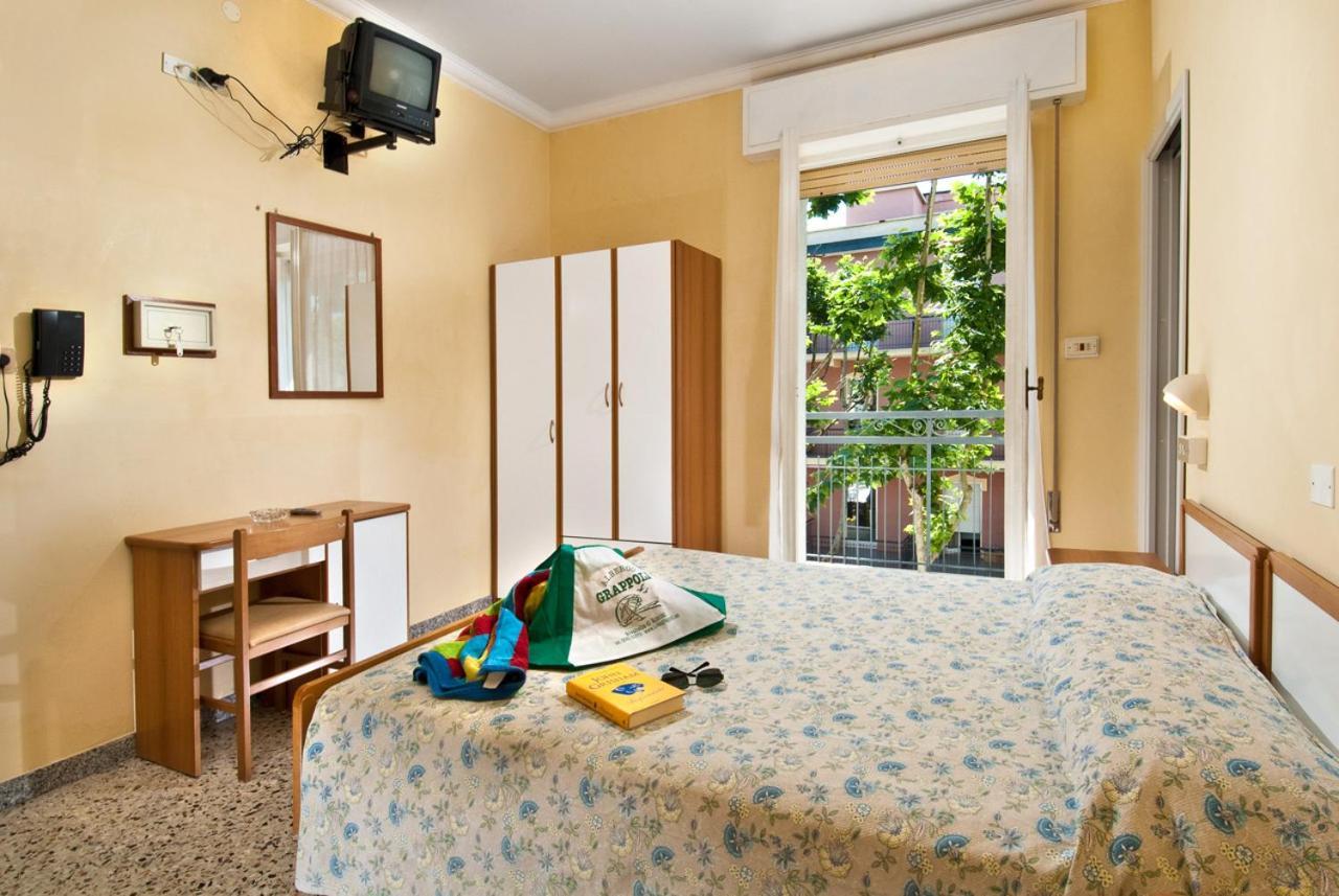 Hotel Grappoli Ρίμινι Εξωτερικό φωτογραφία